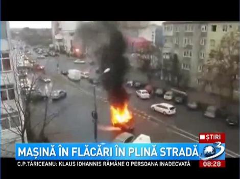 Un bărbat din Lugoj a scăpat cu viaţă ca prin minune după ce maşina lui a luat foc