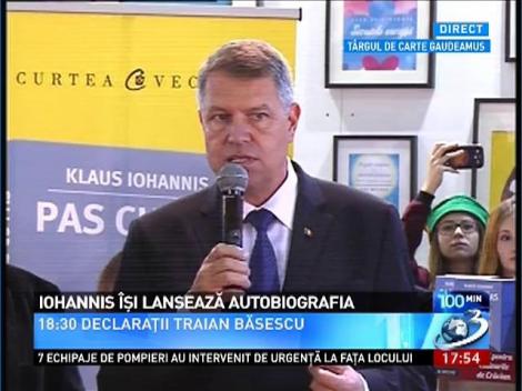 Imagini cu Klaus Iohannis, de la lansarea cărţii sale: Cultura ne salvează