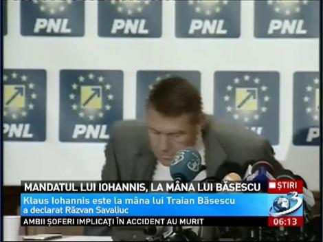 Cu ce &icirc;l are la m&acirc;nă Traian Băsescu pe Klaus Iohannis. "Este CAPTIV"