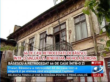 Băsescu a retrocedat 66 de case într-o zi