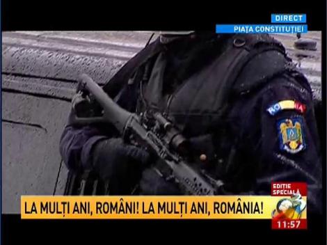 Paradă grandioasă de 1 Decembrie - &icirc;n direct la Antena3. Defilarea trupelor speciale ale forţelor navale, Poliţiei Rom&acirc;ne, Poliţiei de Frontieră, Jandarmeriei şi SMURD (video IV)