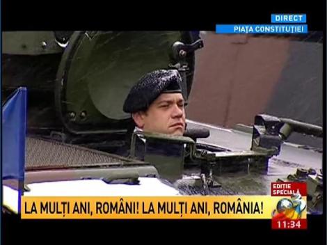 Paradă grandioasă de 1 Decembrie - în direct la Antena3. Defilarea tehnicii de luptă din teatrele de operaţiuni (video III)