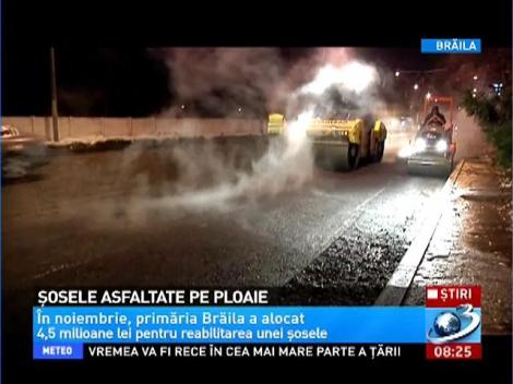 Dacă e iarnă, asfaltare să fie! Treabă de m&acirc;ntuială făcută de drumarii din Brăila