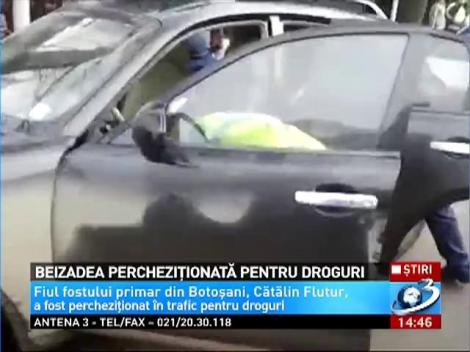 Beizadea percheziţionată pentru droguri