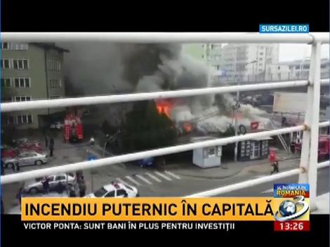 Incendiu puternic în Capitală. O persoană a fost rănită