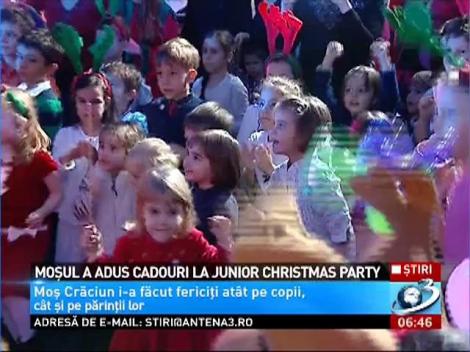 Moşul a adus cadouri la Junior Christmas Party