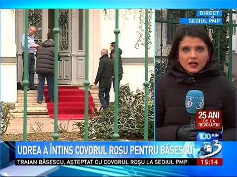 Udrea a &icirc;ntins covorul roşu pentru Băsescu