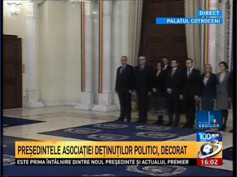 Preşedintele Asociaţiei Foştilor Deţinuţi Politici, decorat de preşedintele Klaus Iohannis