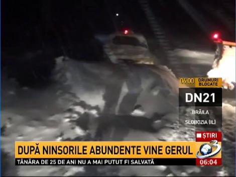 Momente grele pentru o femeie &icirc;nsărcinată din Iaşi. A fost salvată de o autospecială pe şenile din mijlocul troienelor