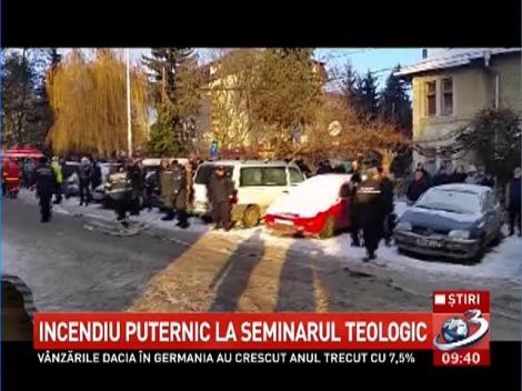 Incendiu de proporţii la Seminarul Teologic din Suceava