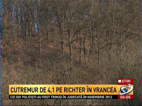 Un copil de 14 ani a fugit de acasă de teamă să nu fie pedepsit. Luase nota 7 &icirc;n teza la matematică