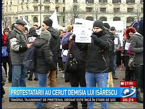 Protestatarii au cerut demisia lui Isărescu