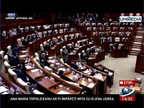 Vot de ne&icirc;ncredere Guvernului Leancă