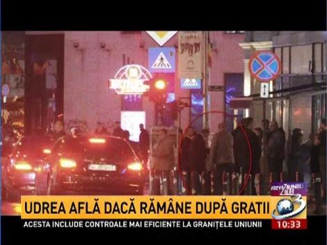 Denunţul depus de Elena Udrea la DNA scoate la iveală modul &icirc;n care funcţiona şi era finanţată maşina de propagandă a regimului Băsescu