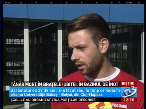 T&acirc;năr mort &icirc;n brațele iubitei, &icirc;n bazinul de &icirc;not