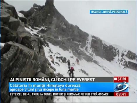 Trei alpinişti români vor să cucerească vârful Everest în această primăvară