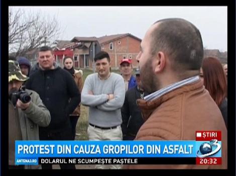 Protest din cauza gropilor din asfalt