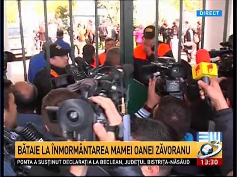 Bătaie la &icirc;nmorm&acirc;ntarea mamei Oanei Zăvoranu