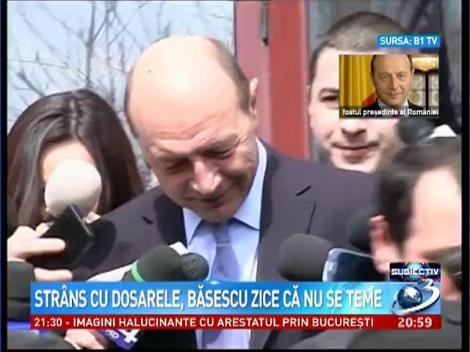 Subiectiv. Str&acirc;ns cu dosarele, Băsescu zice că nu se teme