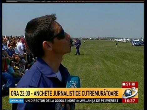 Miting aviatic la Aerodromul Strejnic din Ploieşti. Piloţii s-au întrecut în acrobaţii pe cer, spre deliciul spectatorilor