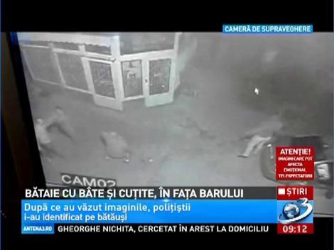 Bătaie cu b&acirc;te şi cuţite &icirc;n plină stradă