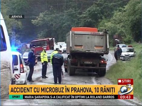 Accident cu microbuz în Prahova, 10 răniţi