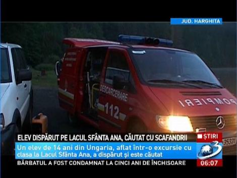Elev din Ungaria dispărut pe lacul Sf&acirc;nta Ana, căutat cu scafandri