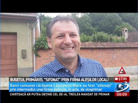 Bugetul Primăriei, "sifonat" prin firma aleşilor locali