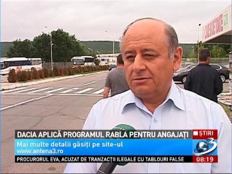 Conducerea uzinei Dacia oferă bani angajaţilor care renunţă la locurile de muncă