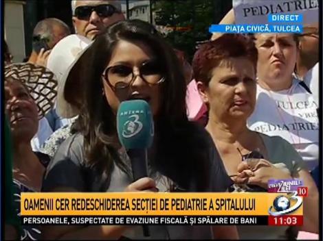 Sute de oameni au ieşit &icirc;n stradă la Tulcea