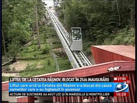 Liftul de la Cetatea R&acirc;şnov, blocat &icirc;n ziua inaugurării