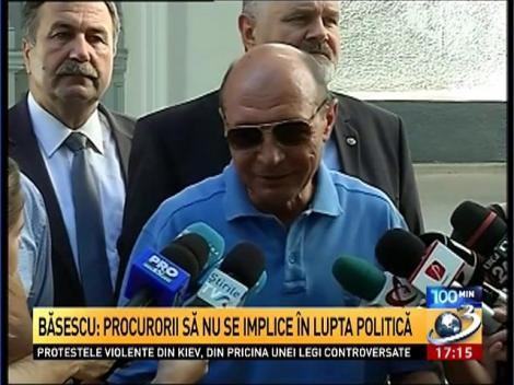 Băsescu: Procurorii să nu se implice &icirc;n lupta politică