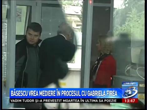 Băsescu vrea mediere în procesul cu Gabriela Firea