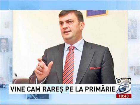 Vine cam Rareş pe la Primărie