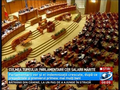 Parlamentarii se luptă pentru privilegii personale. Cer indemnizaţii crescute, după ce şi-au votat cu două m&acirc;ini pensiile speciale