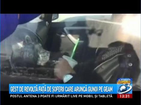 Gest de revoltă faţă de şoferii care aruncă gunoi pe geam