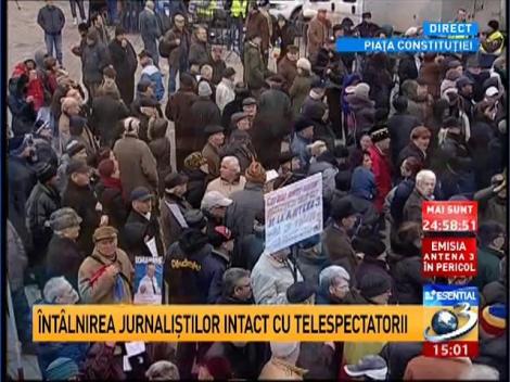 Simona Gherghe, Dan Negru şi Dan Capatos, la &icirc;nt&acirc;lnirea din piaţa Constituţiei