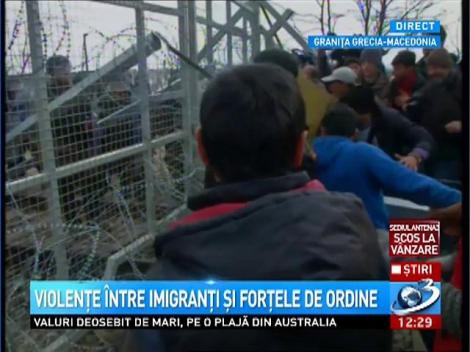 Violenţe &icirc;ntre imigranţi şi forţele de ordine, la graniţa Grecia-Macedonia