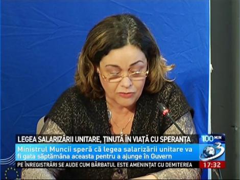 Legea salarizării unitare, ţinută în viaţă cu speranţa
