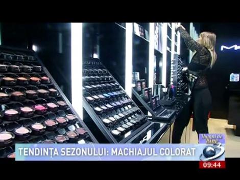 Machiajul colorat, tendința sezonului. Cum să te fardezi în funcție de culoarea ochilor și a părului