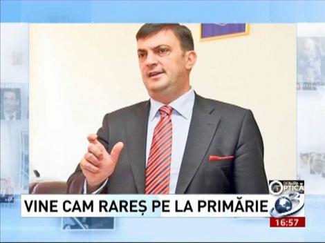 Vine cam rareş pe la primărie