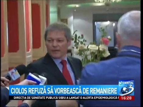 Cioloş refuză să vorbească de remaniere