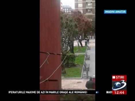 Bătaie &icirc;ntre romi pentru o fată de 15 ani