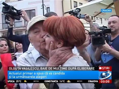 Olguța Vasilescu, baie de mulțime după eliberare