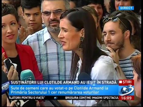 Susținătorii lui Clotilde Armand, în stradă. Candidatul USB la Sectorul 1, printre oameni