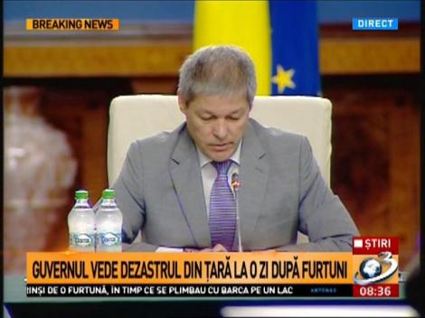 Cioloş, videoconferinţă cu prefecţii pe tema inundaţiilor