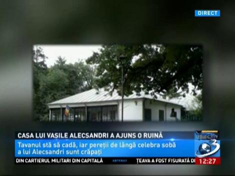 Casa lui Vasile Alecsandri a ajuns o ruină. Stă să cadă pe turiștii care îndrăznesc să o viziteze