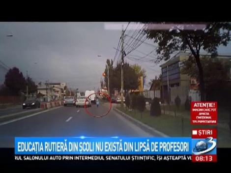 Un copil era să fie lovit de mașini la ieșirea din București spre Afumați