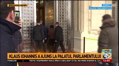 Klaus Iohannis, întâmpinat la Parlament de Mihai Goţiu și Cătălin Predoiu