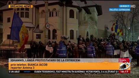 Iohannis a fost lângă protestatarii de la Cotroceni. Bianca Iacob are detalii